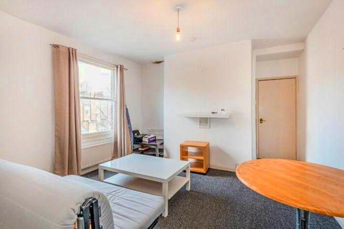 1 Bedroom Flat To Rent In Caledonian Road, Islington, N1