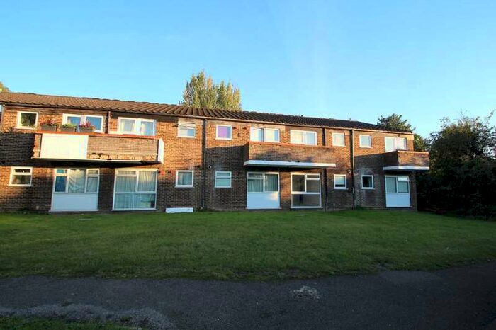 2 Bedroom Apartment To Rent In Close To Apsley Station, HP3