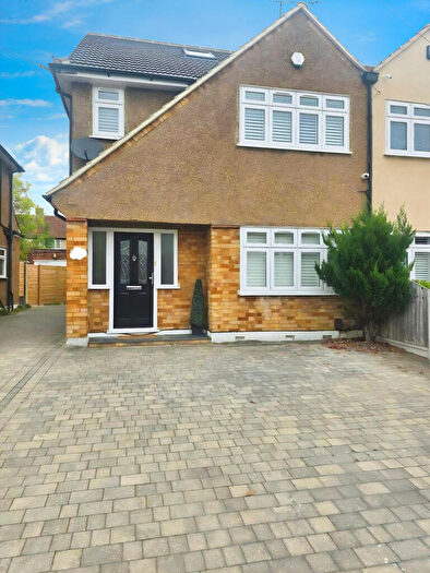 5 Bedroom Semi Detached House To Rent In Trent Avenue, Upminster, Essex, RM14