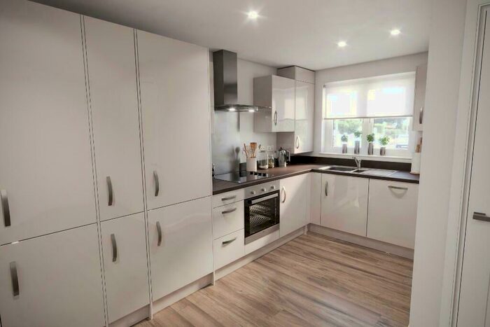 2 Bedroom End Of Terrace House To Rent In Bennett Close, Almondsbury, Bristol, BS10