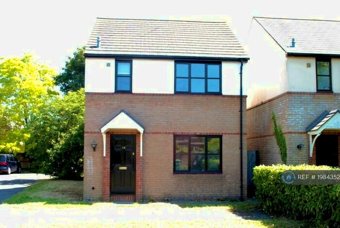 3 Bedroom Detached House To Rent In Maio Road, Cambridge, CB4