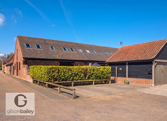3 Bedroom Barn Conversion For Sale In Back Lane, Martham, NR29