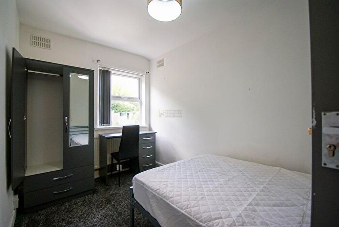 4 Bedroom Property To Rent In Harborne Lane, Selly Oak, Birmingham, B29