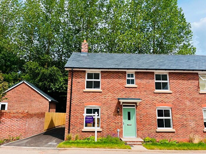 3 Bedroom Semi-Detached House For Sale In The Grove, Llanfoist, Abergavenny, NP7