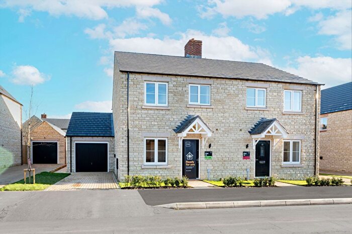 2 Bedroom Semi-detached House For Sale In Banbury Road, Chipping Norton, OX7