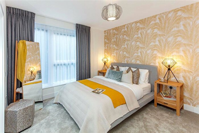 3 Bedroom Terraced House For Sale In Ballast Road, Erith, DA8