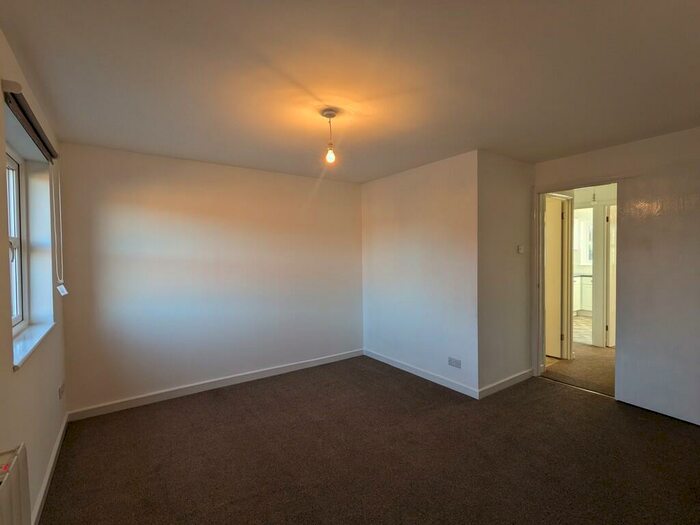 1 Bedroom Maisonette To Rent In Arlidge Crescent, Kenilworth, CV8