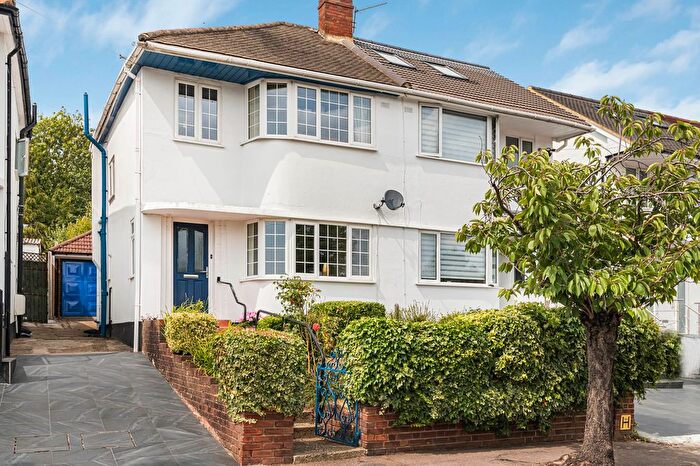 3 Bedroom Semi Detached House For Sale In Grants Close, London, NW7