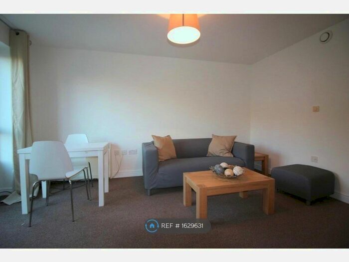 1 Bedroom Flat To Rent In Albatross Close, London, E6