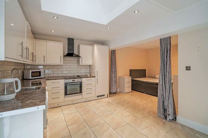 Studio To Rent In Kenilworth Road, Hampton-In-Arden, Solihull, B92