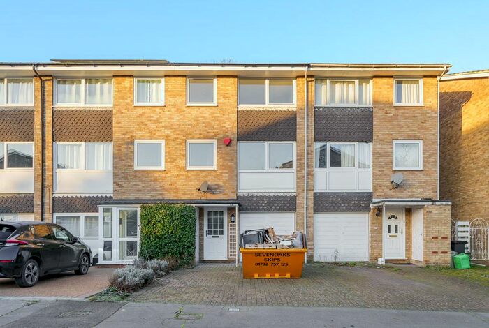 4 Bedroom Terraced House To Rent In St. Davids Close, West Wickham, BR4