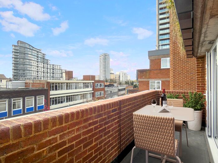 1 Bedroom Studio To Rent In Middle Walk, Woking, GU21