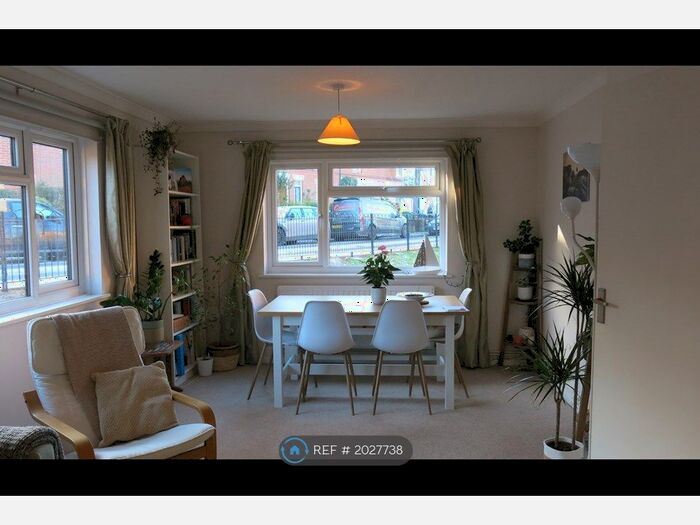 2 Bedroom Flat To Rent In Greenhill Road, Winchester, SO22