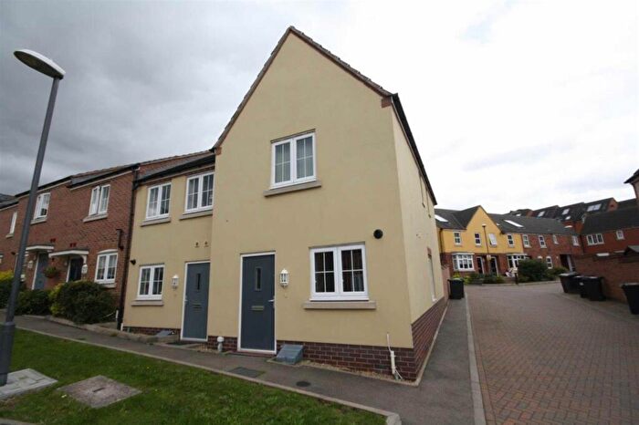 2 Bedroom End Of Terrace House To Rent In Seven Foot Lane, Camp Hill, Nuneaton, CV10