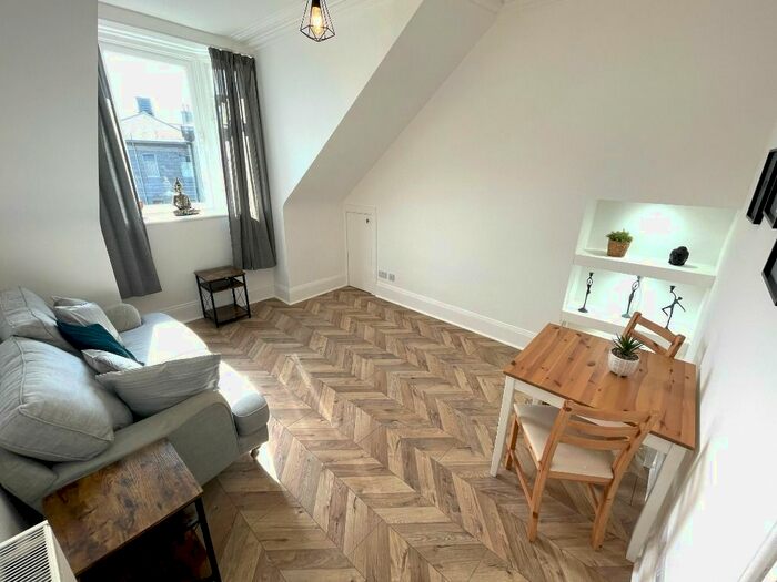 1 Bedroom Flat To Rent In Esslemont Avenue, Rosemount, Aberdeen, AB25