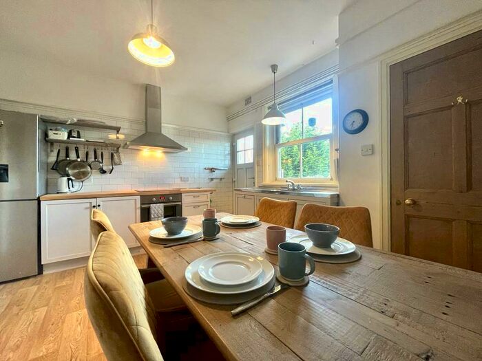 2 Bedroom Flat To Rent In Hagley Road, Birmingham, B16