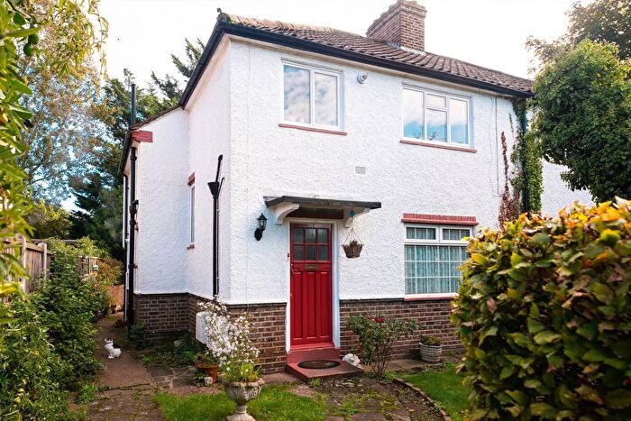 1 Bedroom Flat To Rent In Fielding Avenue, Twickenham, TW2