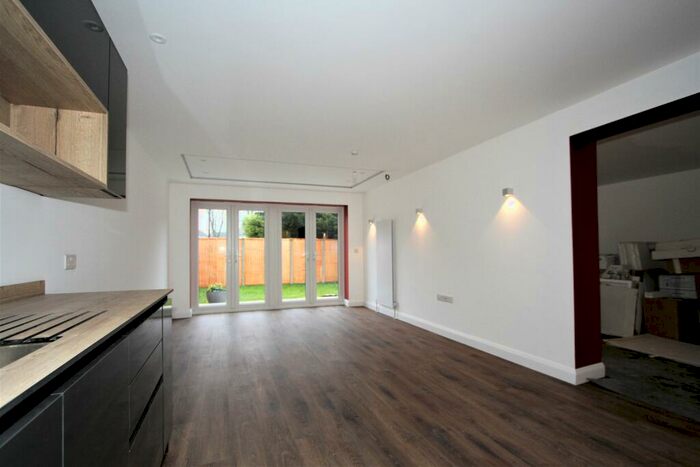 5 Bedroom House To Rent In Warren Road, Worthing, BN14