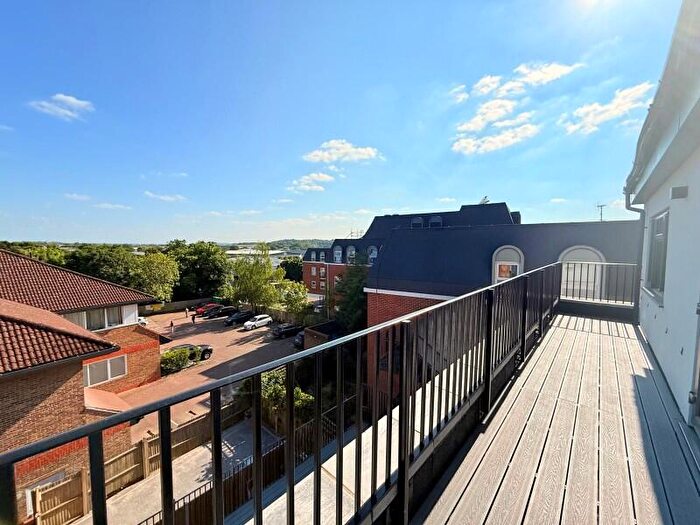 2 Bedroom Apartment To Rent In Camberley, GU15