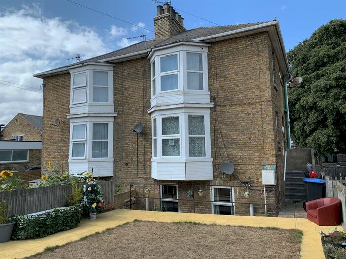 2 Bedroom Flat To Rent In Hereson Road, Ramsgate, CT11