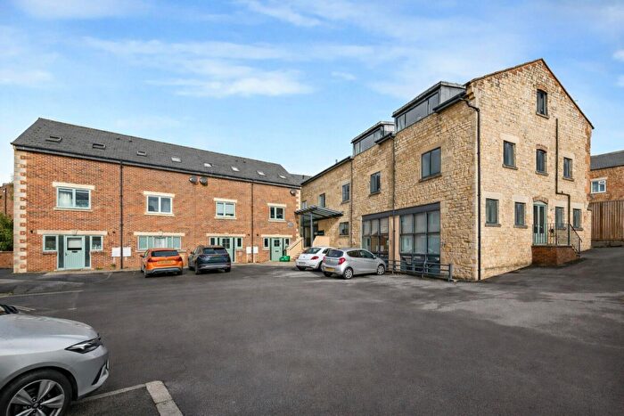 3 Bedroom Apartment For Sale In Dolphin Munday Court, Ebley, Stroud, GL5