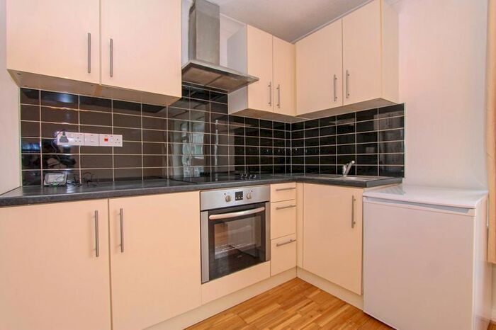2 Bedroom Maisonette To Rent In Stickleton Close, Greenford, UB6