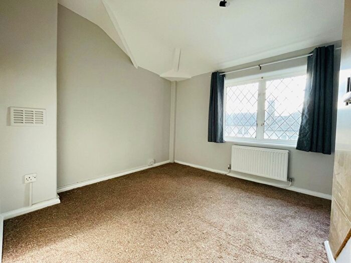 2 Bedroom Terraced House To Rent In Derinton Road, London, SW17