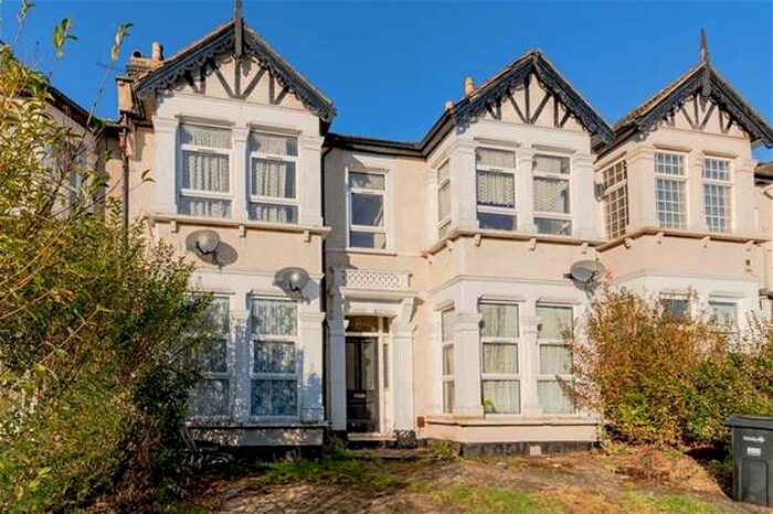 1 Bedroom House To Rent In 8 Kensington Gardens, Ilford, IG1