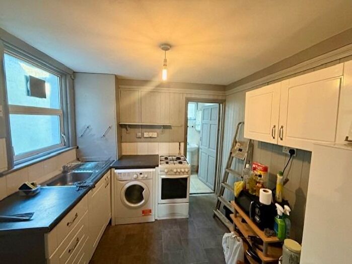 5 Bedroom Terraced House To Rent In Queens Road, Southall, Greater London, UB2