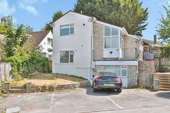 1 Bedroom Flat For Sale In Beaconsfield Road, Poole, Dorset, BH12