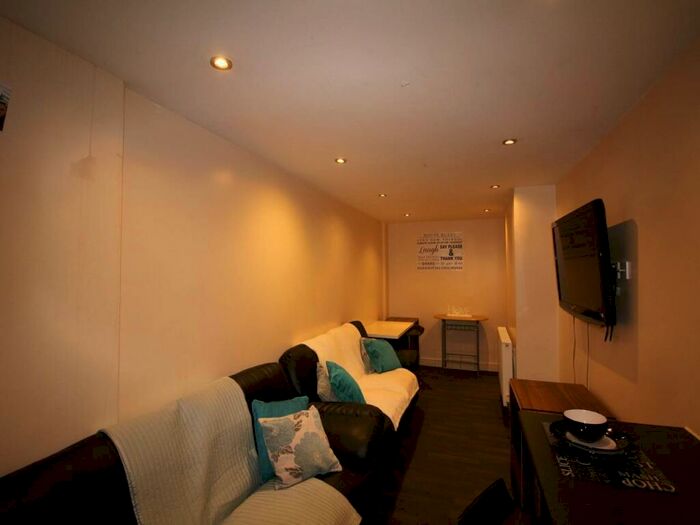 1 Bedroom House To Rent In Milton Street, Derby, DE22