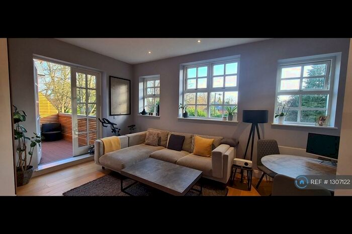 2 Bedroom Flat To Rent In Goldring Way, Napsbury Park, St. Albans, AL2