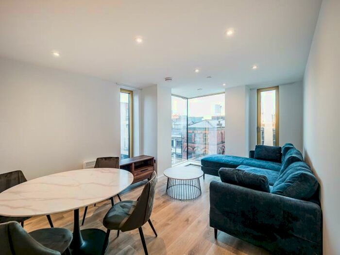 2 Bedroom Apartment To Rent In Flat :: The Quarters, M1