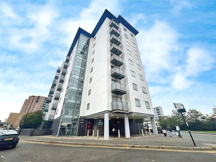 2 Bedroom Flat To Rent In Prince Regent Road, Hounslow, TW3
