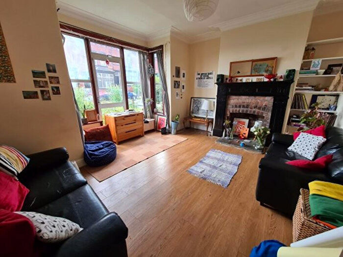 4 Bedroom House To Rent In St Michaels Lane, Leeds, LS4