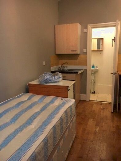 Studio To Rent In St Stephens Gardens, Notting Hill/Bayswater, W2