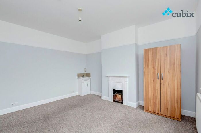 3 Bedroom Terraced House To Rent In Island Road, Mitcham, CR4