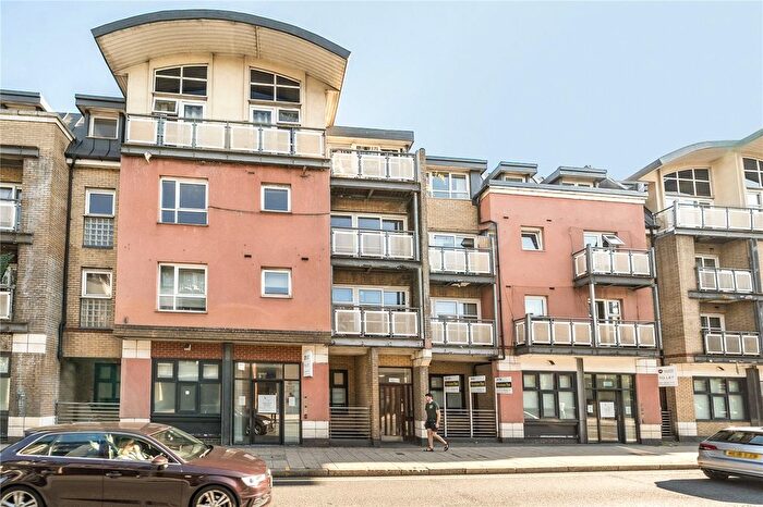 1 Bedroom Flat For Sale In London Road, Kingston Upon Thames, KT2
