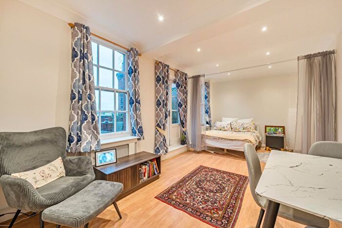 2 Bedroom Flat To Rent In St. Johns Wood Road, London, NW8