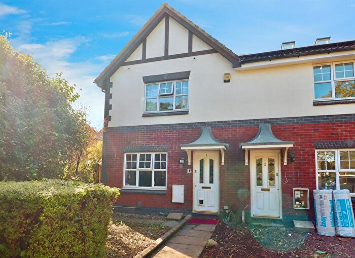 3 Bedroom Semi-Detached House For Sale In De Havilland Road, Cardiff, CF24