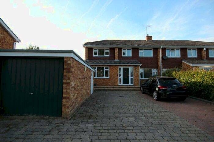 4 Bedroom Semi-Detached House To Rent In Colemans Moor Road, Woodley, Reading, Berkshire, RG5