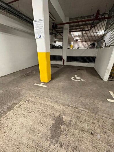 Garage / Parking To Rent In Millharbour, London, E14