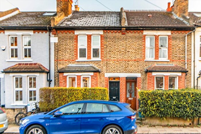 3 Bedroom Property To Rent In Braemar Road, Brentford, TW8