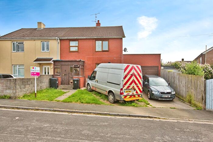 3 Bedroom Semi-Detached House For Sale In St. Patricks Road, Yeovil, BA21