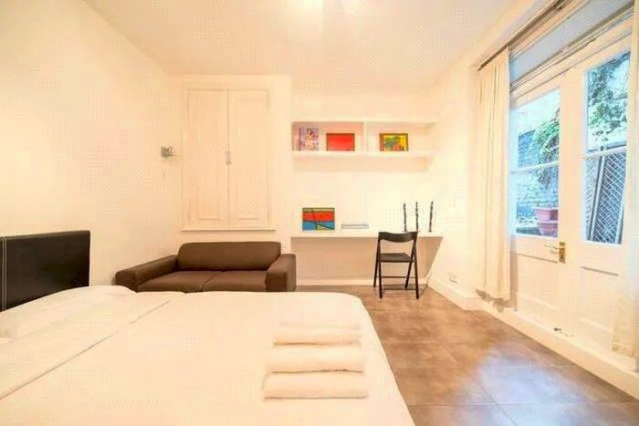 Studio To Rent In Collingham Place, London, SW5