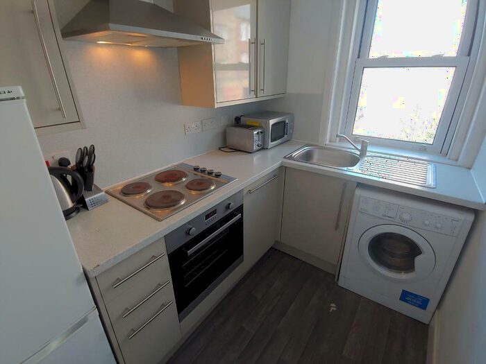 3 Bedroom Flat To Rent In Potterrow, Newington, Edinburgh, EH8