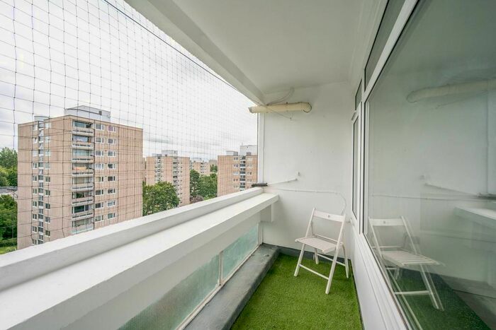 1 Bedroom Flat To Rent In Tangley Grove, Putney, London, SW15