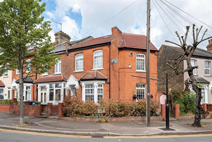 3 Bedroom House For Sale In Hamilton Road, Walthamstow, E17