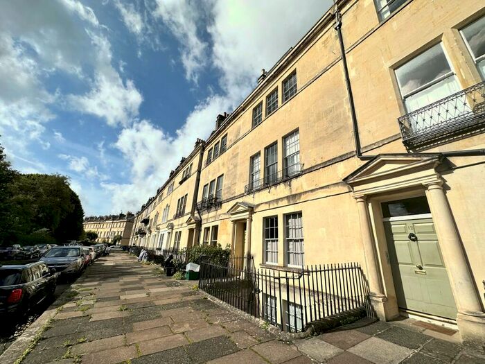 1 Bedroom Apartment To Rent In Beaufort East, Bath, BA1
