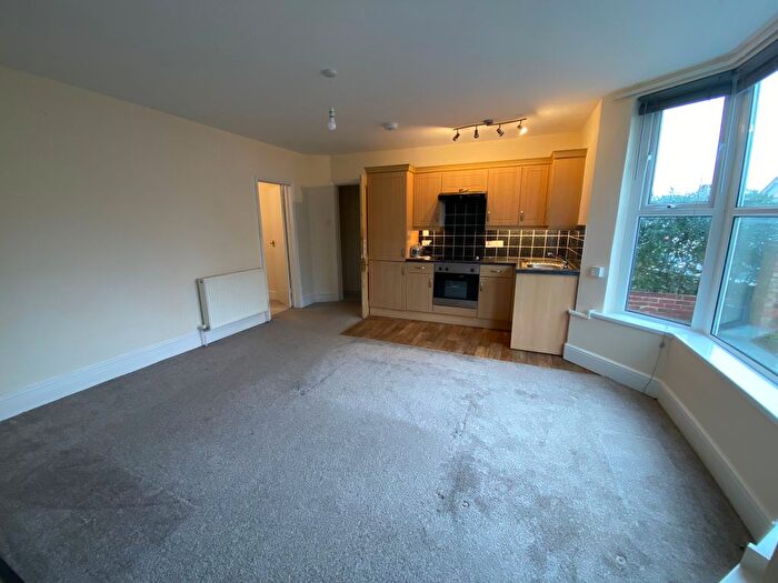 2 Bedroom Flat To Rent In St. Pauls Road, Paignton, TQ3
